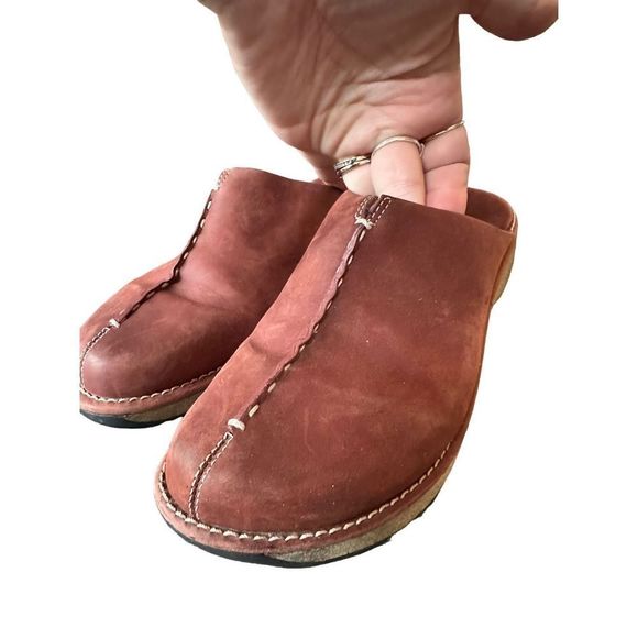 Clark’s Red Leather Mule Clogs - Picture 4 of 12